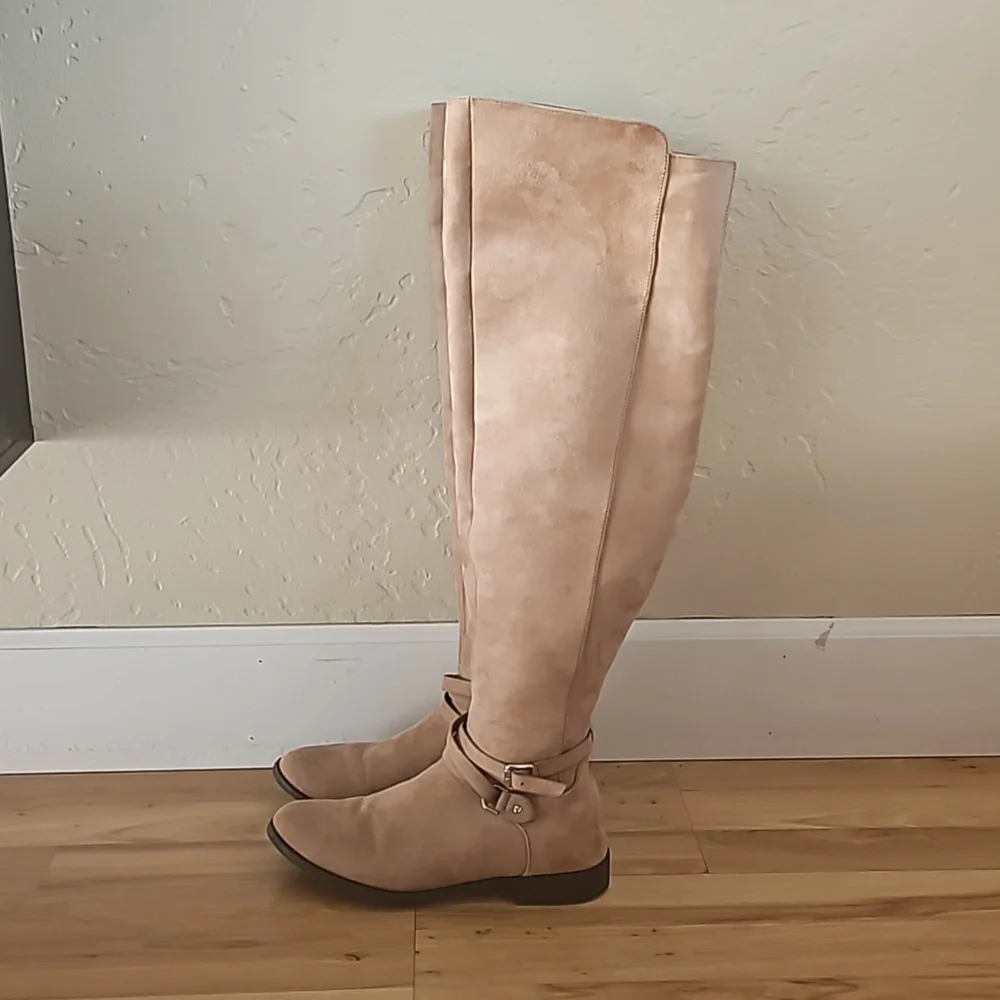 N/A flat beige